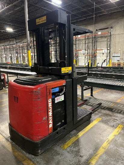 1995 Raymond Order Picker