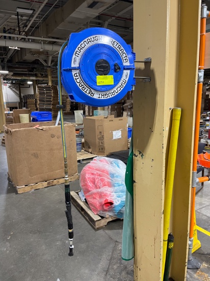MacNaught retractable air hose