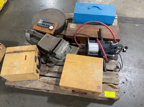 Assorted large boring head, milling machine head, Eron vise, micrometer attachment