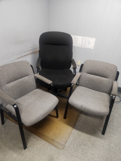 3 Office chairs, coat hanger, office trays