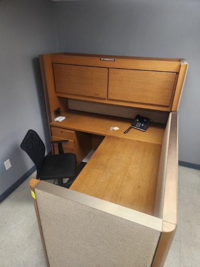 L shape desk with chair