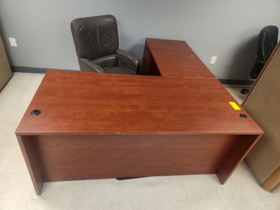 L shape desk with chair