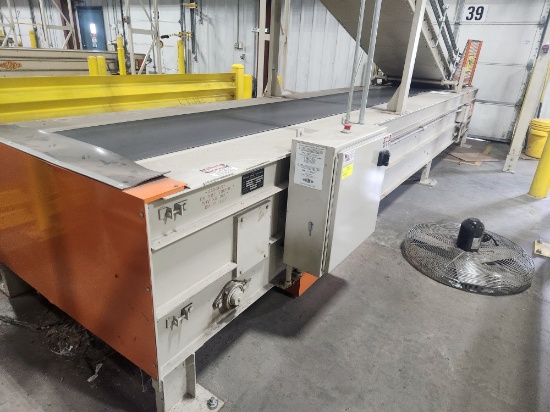 55ft cap. Stewart-Glapat motorized extended belt (no chute) mod. 2065T18FB ser. 885810-12