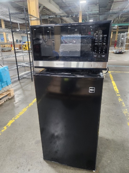 Microwave & Mini Refrigerator