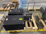 Peavey,  Set  of 1 microphone 1 speaker 1 accoustic box and 1 mixer amp.