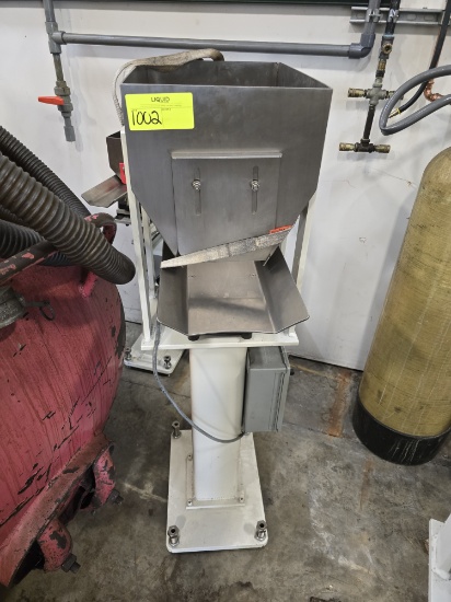 Performance Feeders Vibratory Feeder w/ Controller