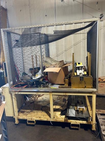 Automation Cell with Tooling Components