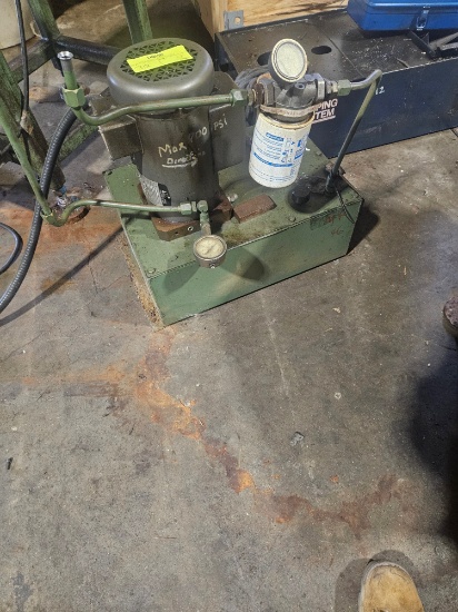 Pump Station with Motor and Oil Filter and Gauges