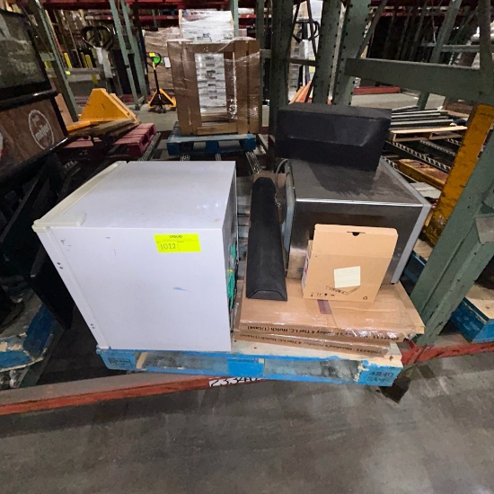Mixed pallet with microwave, mini fridge, speakers, and holiday hutch