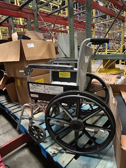 Wheelchair and new floor mat