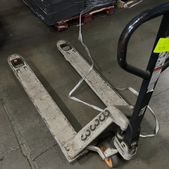 Crown pallet jack