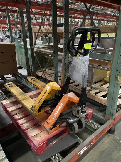 Pallet jacks