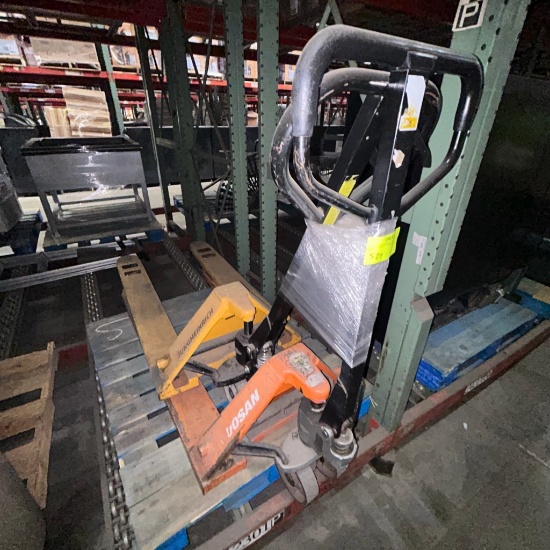 Pallet jacks - Jungheinrich and Doosan