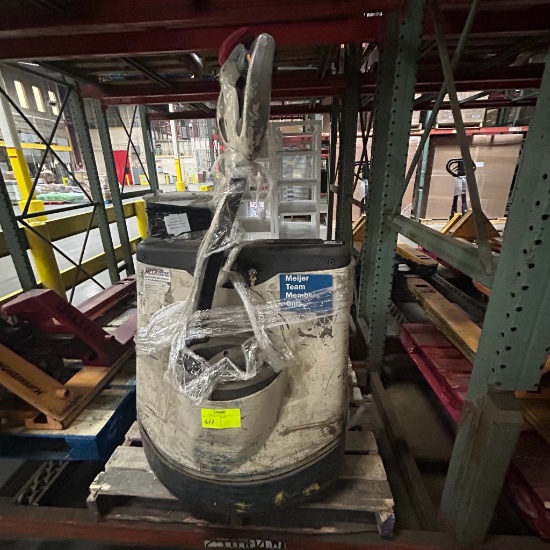 Crown electric pallet jack