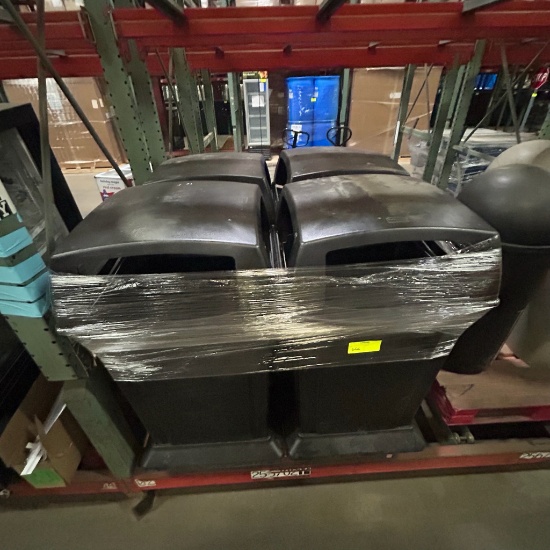 Large trash cans with lids