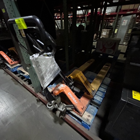 Lot of 2 pallet jacks - Junhheinrich 5500lb capacity & Doosan 5500lb capacity