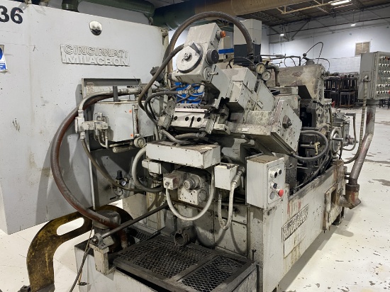 Cincinnati Milacron 220-8 Centerless Grinder