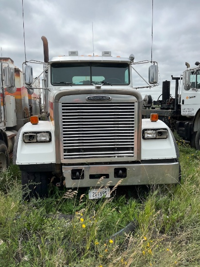 Watford, ND- 2009 Freightliner Hot Oil Truck
