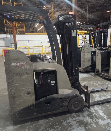 Crown Dockstocker Forklift
