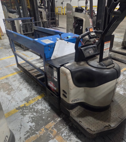 Crown Walker/Rider With Forklift Battery Changer