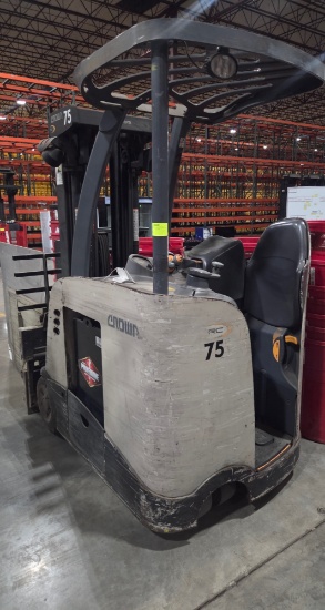 Crown Dockstocker Forklift