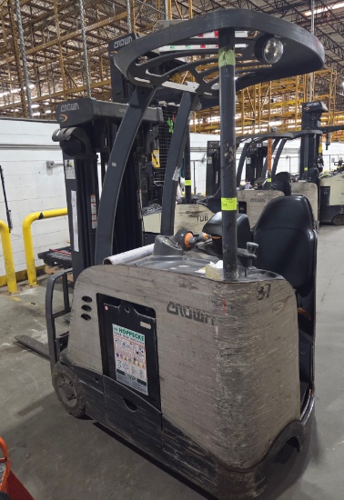Crown Dockstocker Forklift