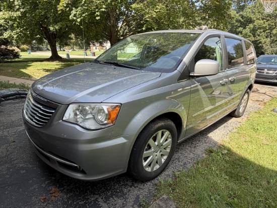 2014 Chrysler Town & Country Touring Minivan