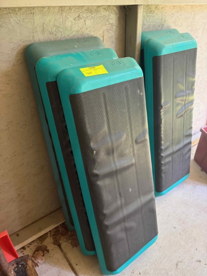 Lot of approx. 5 aerobic steps