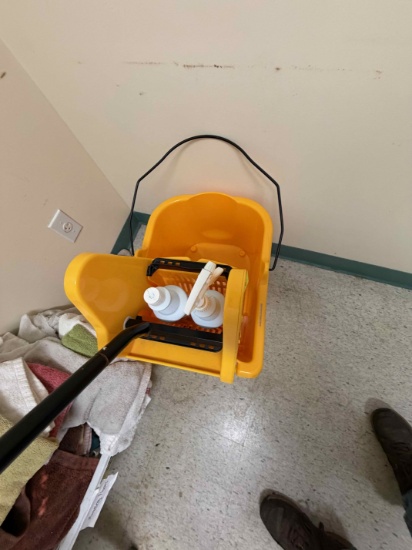 Rollilng Mop Bucket