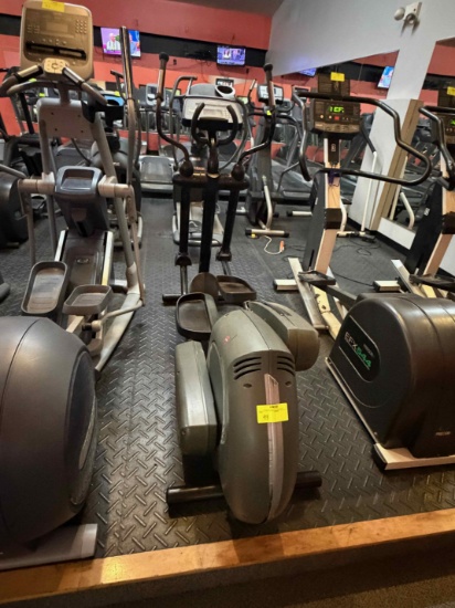 Life Fitness 9500 HR Elliptical