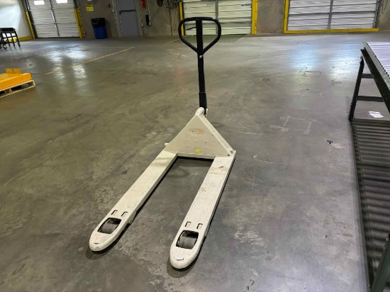 Crown Manual Pallet Jack