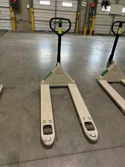Crown Manual Pallet Jack