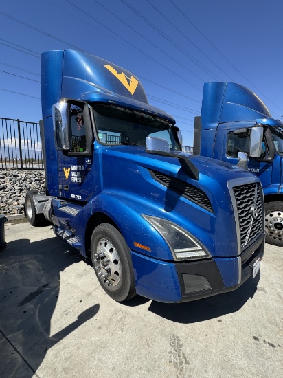 2018 VOLVO VNL Daycab Body Type: Chassis