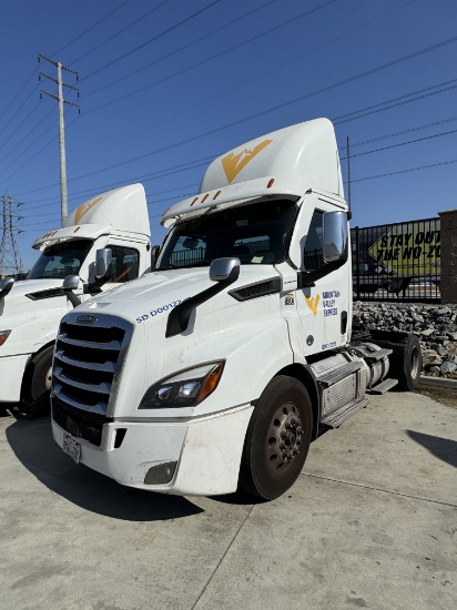 2023 Freightliner Cascadia Daycab Body Type: Chassis
