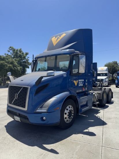 2023 VOLVO VNR Daycab Body Type: Chassis