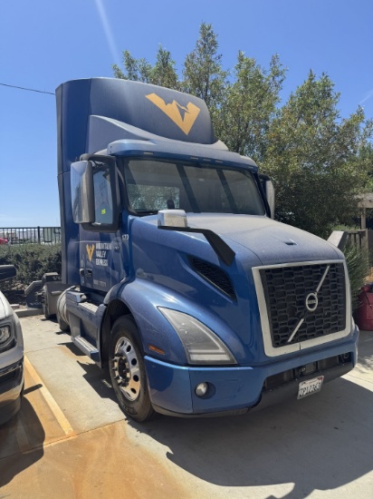 2023 VOLVO VNR Daycab Body Type: Chassis