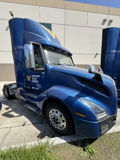 2019 VOLVO VNL Daycab Body Type: Chassis
