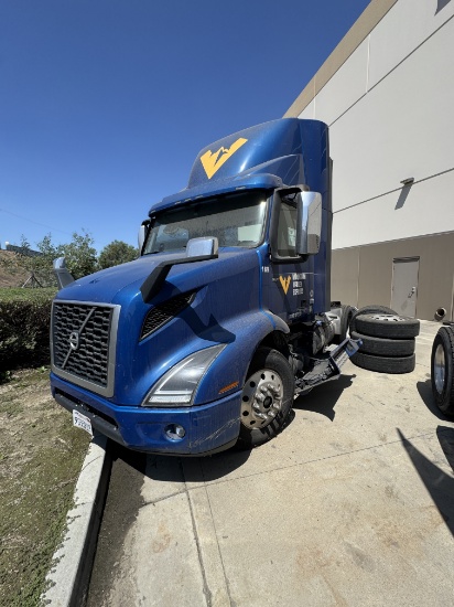 2023 VOLVO VNR Daycab Body Type: Chassis