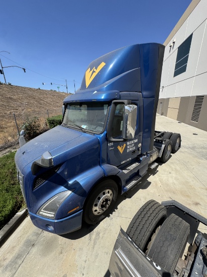 2020 VOLVO VNR Daycab Body Type: Chassis