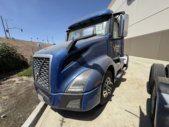 2019 VOLVO VNL Daycab Body Type: Chassis