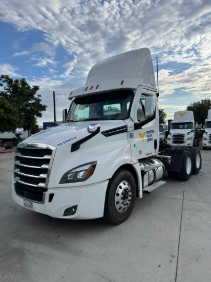 2023 Freightliner Cascadia Daycab Body Type: Chassis