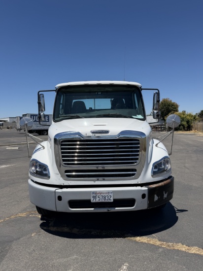 2020 Freightliner M2 112 Daycab