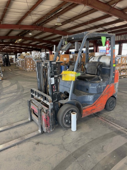 2017 Toyota 8FGCU25 Forklift (new battery)