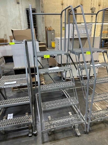 Rolling Aluminum 5-step Platform Ladder