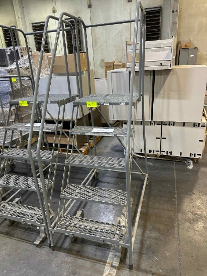 Rolling Aluminum 5-step Platform Ladder