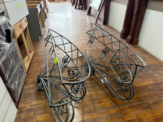 2 steel wall decorations