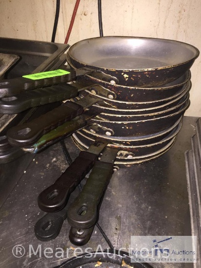 Group of 10 cook pans