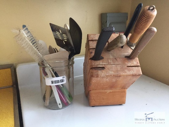 Butcher block & kitchen utensils