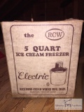 Electric ice cream churn