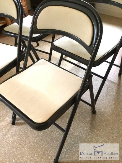 4 FOLDING CHAIRS